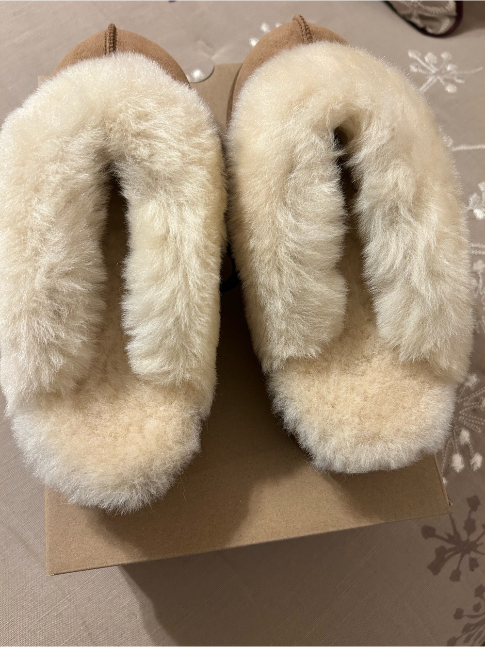 UGG Coquette Sheepskin Lined Slip-On Clog with Cream Fur Chestnut - Picture 2 of 8